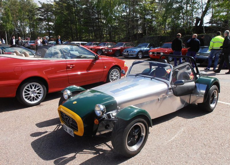 Jan Andreassons Caterham i klassiska farger.JPG