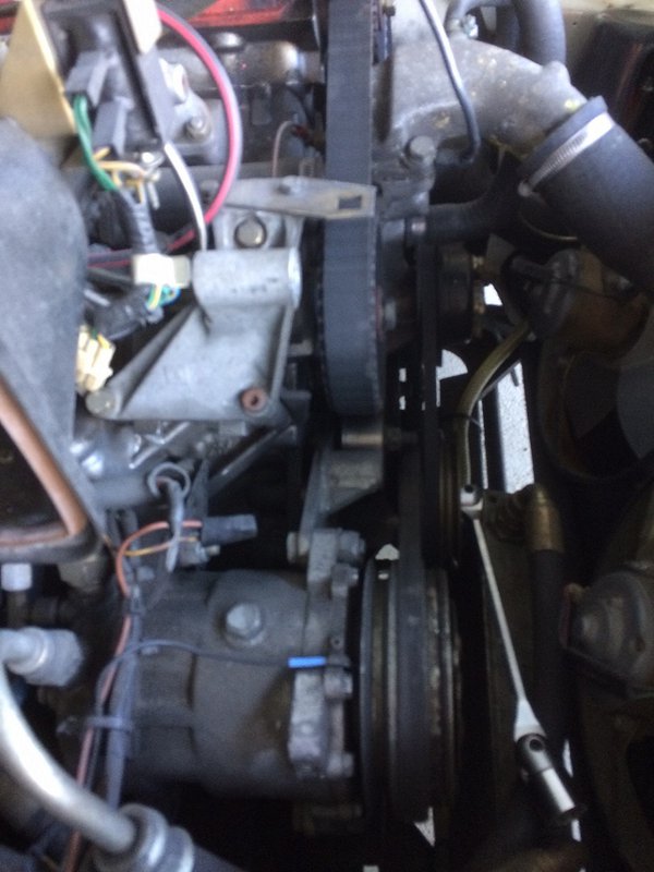 Generator och rem demonterat