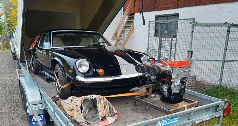 black on_trailer.jpg