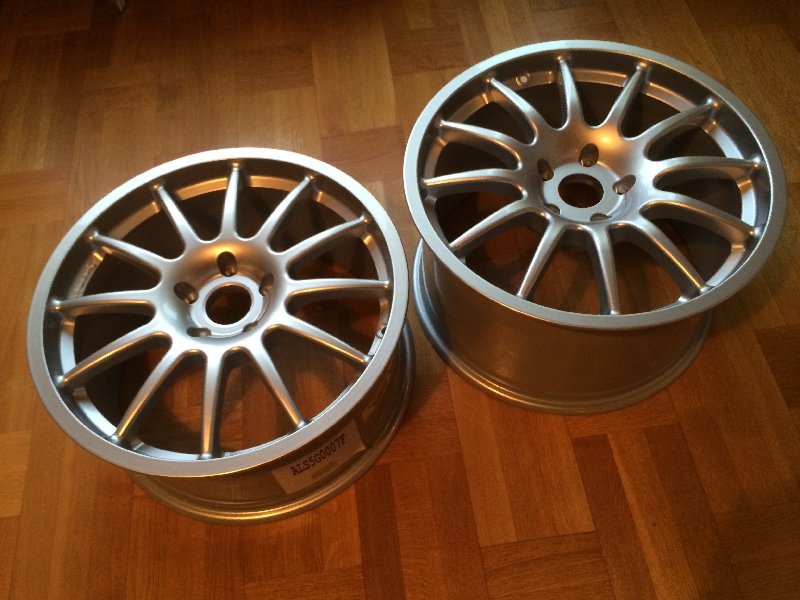 En fram- och en bakfälg