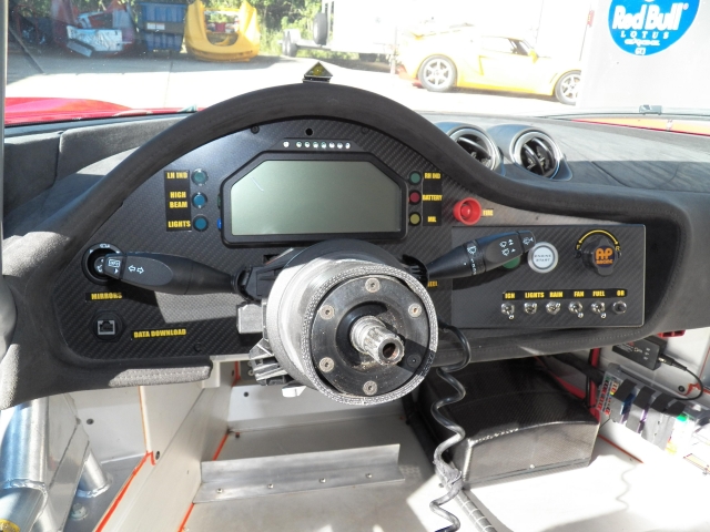 lotus_evora_gt4_steering.jpg