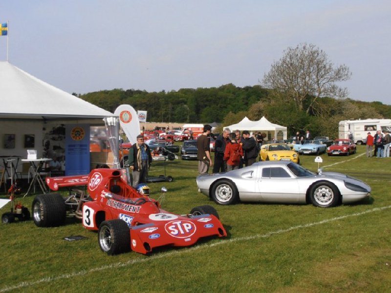 I KAK's monter fanns Ronnie P's March 721X och en otroligt vacker Porsche 904.JPG